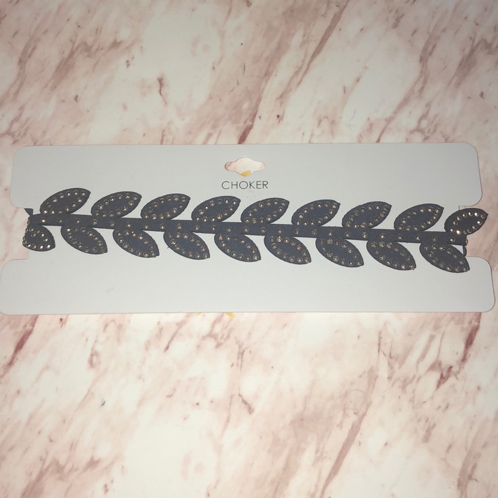Blue leaf choker